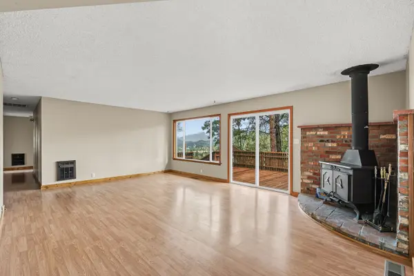 259 Tina Way, Grants Pass, OR 97526-7892