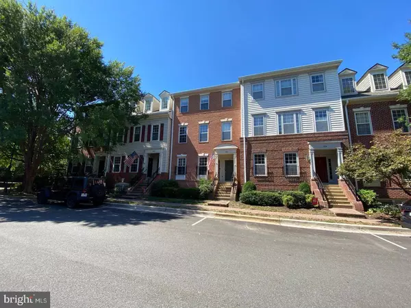 1604-B HUNTING CREEK DR #B, Alexandria, VA 22314