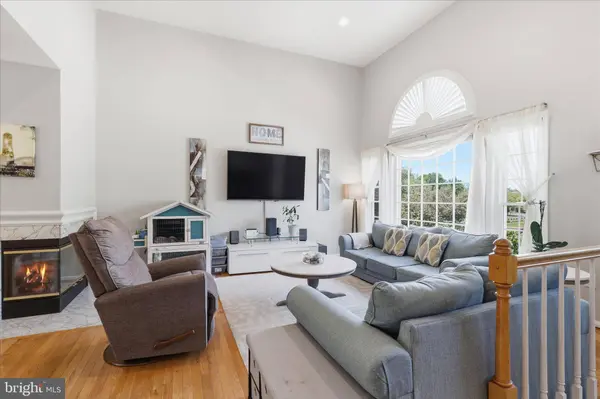 5551 SULLY LAKE DR, Centreville, VA 20120