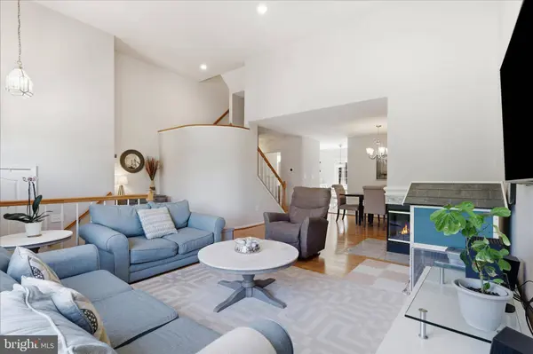5551 SULLY LAKE DR, Centreville, VA 20120