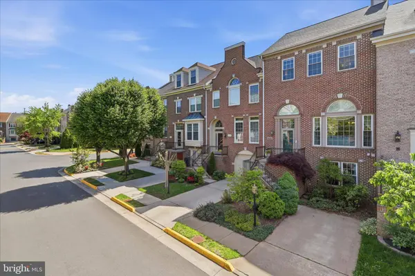 5551 SULLY LAKE DR, Centreville, VA 20120