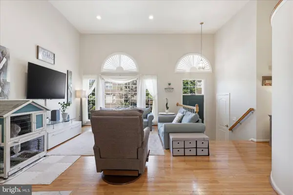 5551 SULLY LAKE DR, Centreville, VA 20120