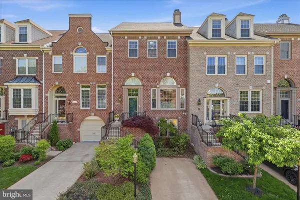 5551 SULLY LAKE DR, Centreville, VA 20120