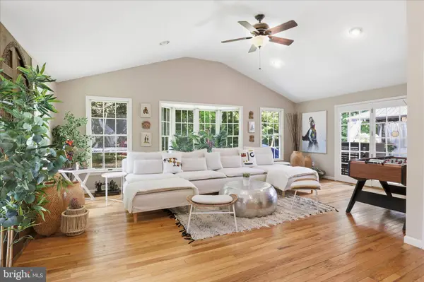 2432 ROCKBRIDGE ST, Vienna, VA 22180