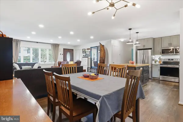 10703 ALMOND ST, Fairfax, VA 22032