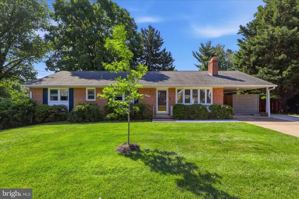 10703 ALMOND ST, Fairfax, VA 22032