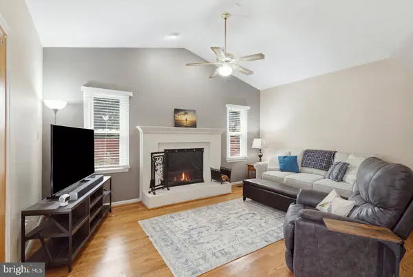 5406 SEQUOIA FARMS DR, Centreville, VA 20120