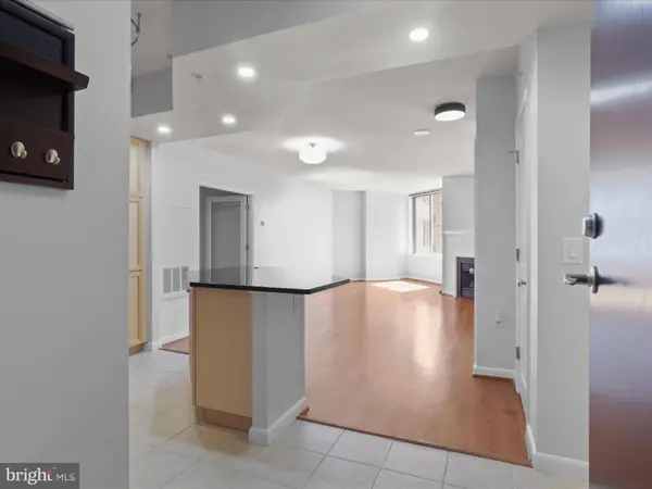 851 N GLEBE RD N #1521, Arlington, VA 22203