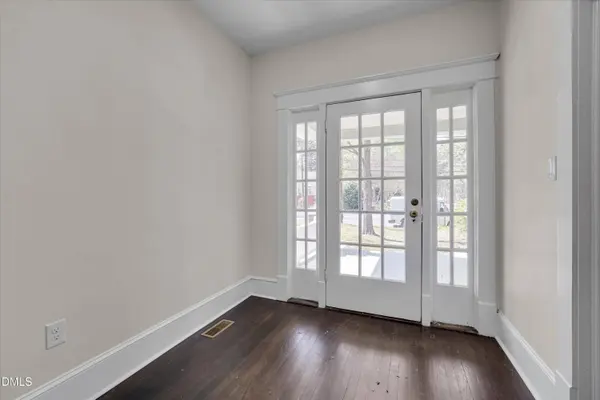 2607 Chapel Hill Road, Durham, NC 27707