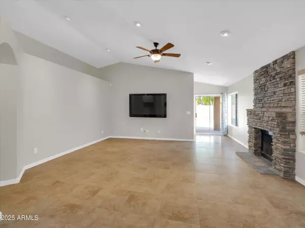 4046 E CHAPAROSA Way, Cave Creek, AZ 85331