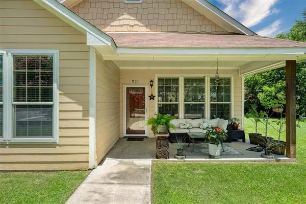 931 W Walker Street, Denison, TX 75020