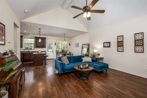 931 W Walker Street, Denison, TX 75020