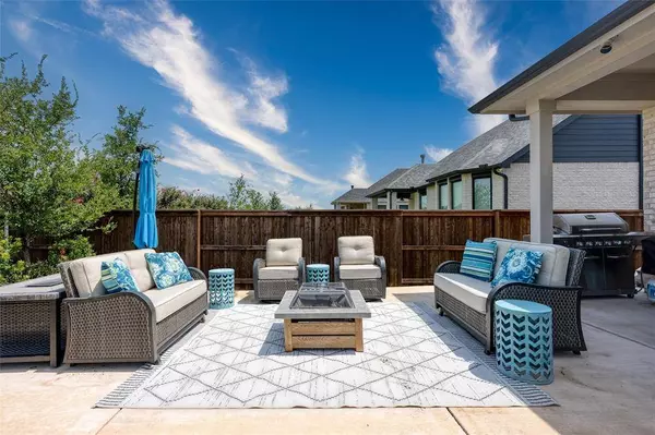 1820 Welker Drive, Van Alstyne, TX 75495