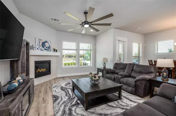 1820 Welker Drive, Van Alstyne, TX 75495