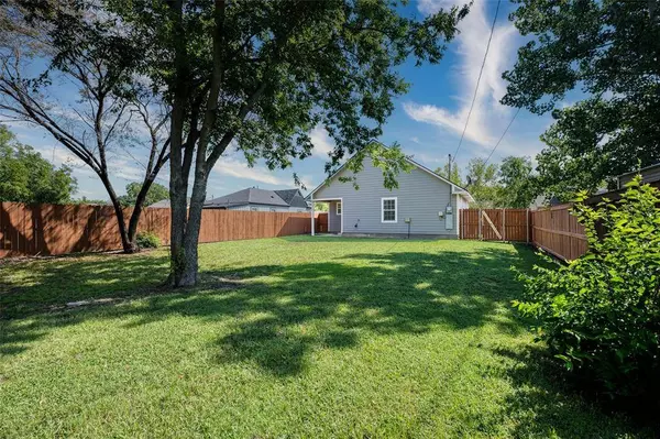 1110 N Ross Avenue, Sherman, TX 75090
