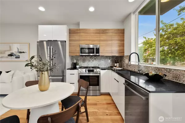 2439 NW 61st ST #A, Seattle, WA 98107