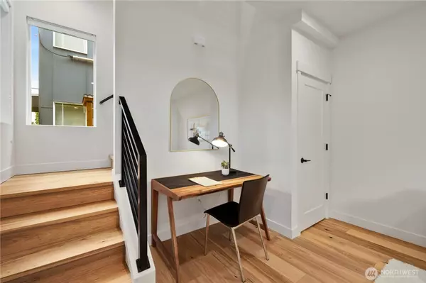 2439 NW 61st ST #A, Seattle, WA 98107