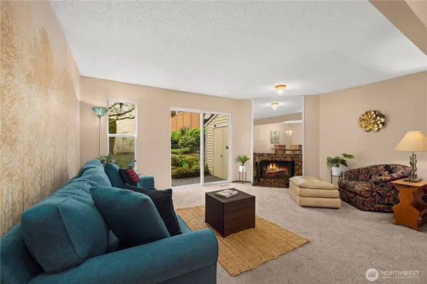 12024 101st AVE NE #E2, Kirkland, WA 98034