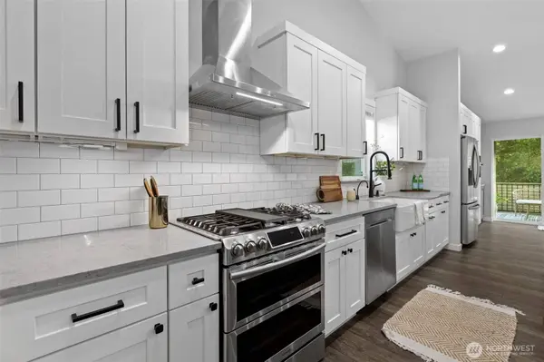 9138 50th Pl W, Mukilteo, WA 98275