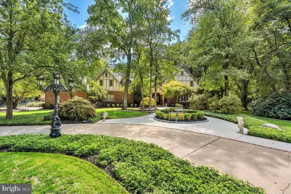 225 W TAUNTON AVE, Berlin, NJ 08009