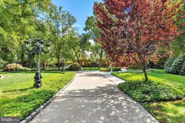 225 W TAUNTON AVE, Berlin, NJ 08009