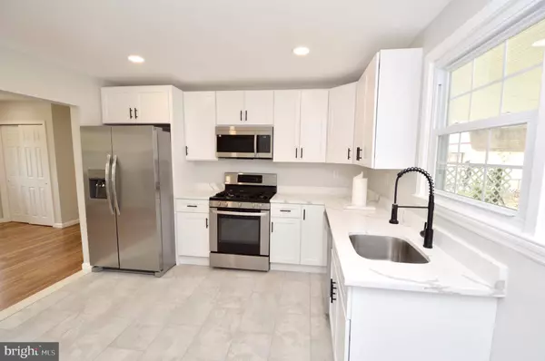 30 HILL DR, Pine Hill, NJ 08021