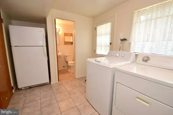 1028 STANDISH DR, Turnersville, NJ 08012