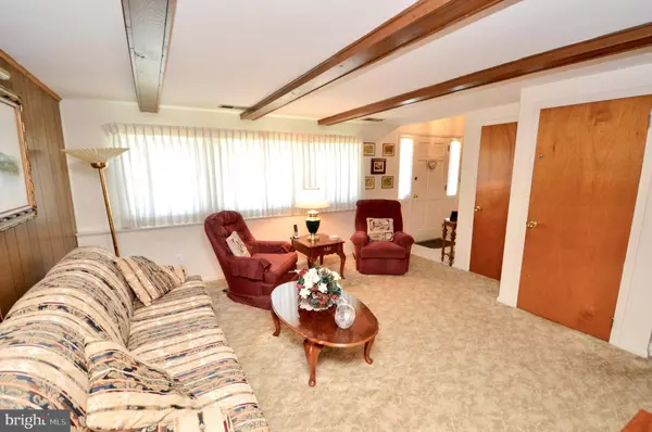 1028 STANDISH DR, Turnersville, NJ 08012