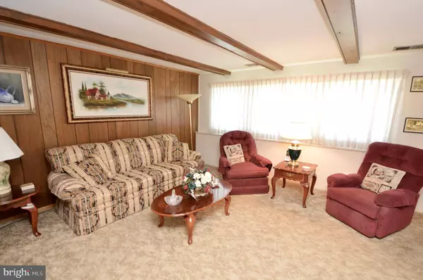 1028 STANDISH DR, Turnersville, NJ 08012