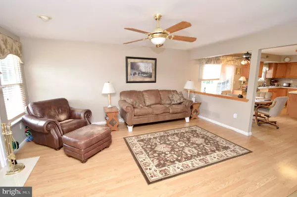 8 TOBY WELLS CT, Delran, NJ 08075