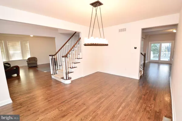 1 HEDWIG CT, Voorhees, NJ 08043