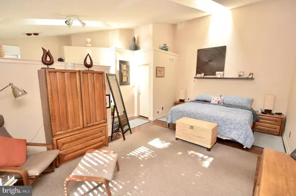 210 CHANTICLEER, Cherry Hill, NJ 08003