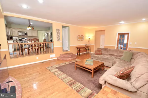 200 CHARLANN CIR, Cherry Hill, NJ 08003