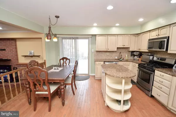 200 CHARLANN CIR, Cherry Hill, NJ 08003