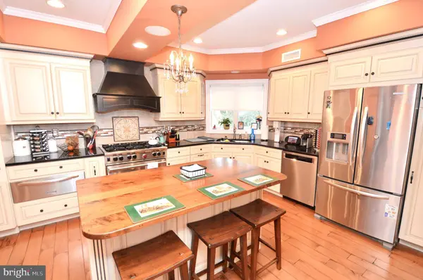 18 10TH AVE, Haddon Heights, NJ 08035