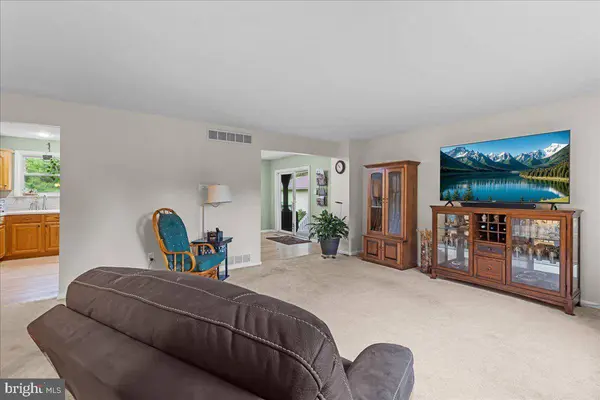 527 FAIRVIEW RD, Glassboro, NJ 08028