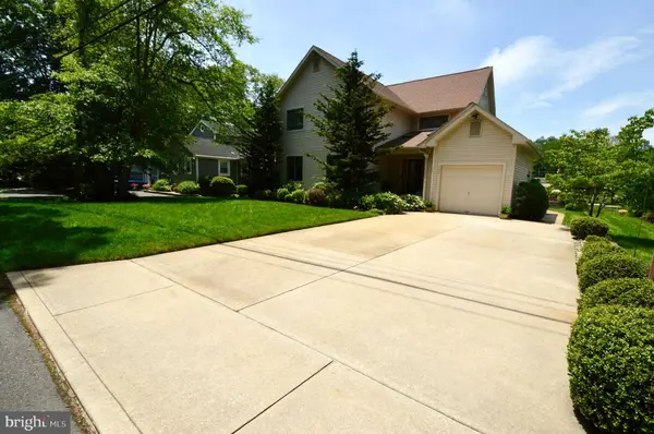 107 E LAKE BLVD, Medford, NJ 08055