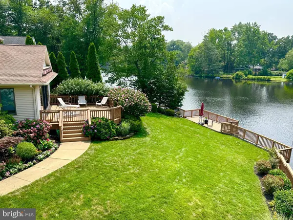 107 E LAKE BLVD, Medford, NJ 08055