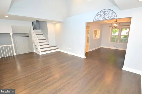 561 COVERED BRIDGE RD, Cherry Hill, NJ 08034