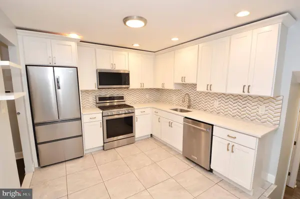 561 COVERED BRIDGE RD, Cherry Hill, NJ 08034