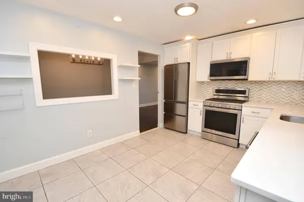 561 COVERED BRIDGE RD, Cherry Hill, NJ 08034