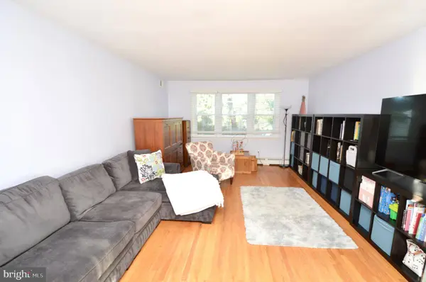 511 VALLEY RUN DR, Cherry Hill, NJ 08002