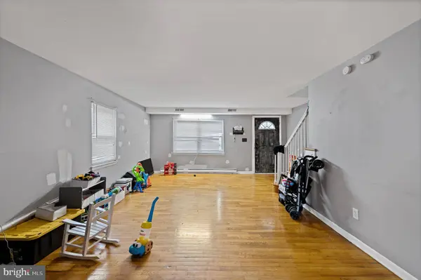 381 WALNUT LN, Allentown, PA 18102