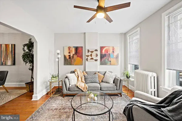 72 E SEYMOUR ST, Philadelphia, PA 19144