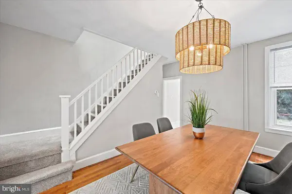 72 E SEYMOUR ST, Philadelphia, PA 19144