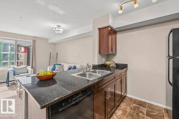 #315 1070 MCCONACHIE BV NW, Edmonton, AB T5Y 0X1
