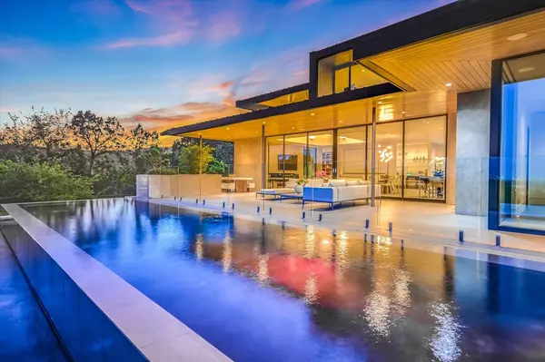 Why Your Austin Luxury Listing Is Not Selling (And the SMART Reason It Should)