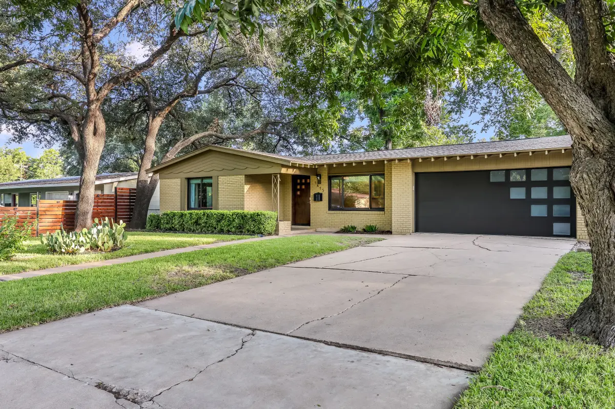 1415 Hillcrest Dr, Austin, TX 78723-1849