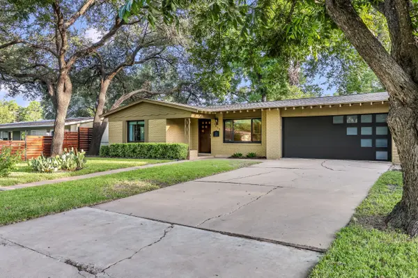 1415 Hillcrest Dr, Austin, TX 78723-1849