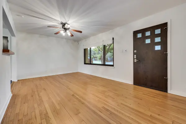 1415 Hillcrest Dr, Austin, TX 78723-1849